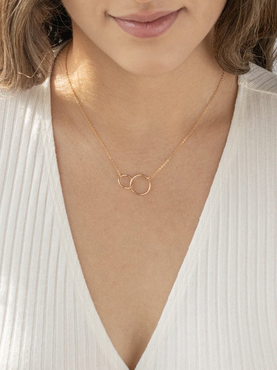 Interlocking Circle Necklace